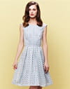 Robe en broderies anglaises de Sinequanone Robe en broderies anglaises de Sinequanone