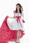 Robe Cerisette de Zélia sur la Terre comme au Ciel Robe Cerisette de Zélia sur la Terre comme au Ciel
