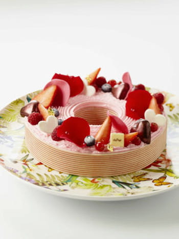 Entremets Planète fruits rouges de Lenôtre
